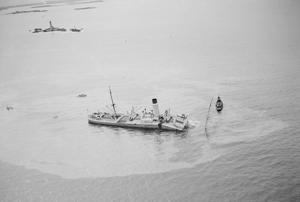 The SS City of Salisbury is broken in two on an uncharted part of Graves Ledge. Graves Light is seen in the upper left background.